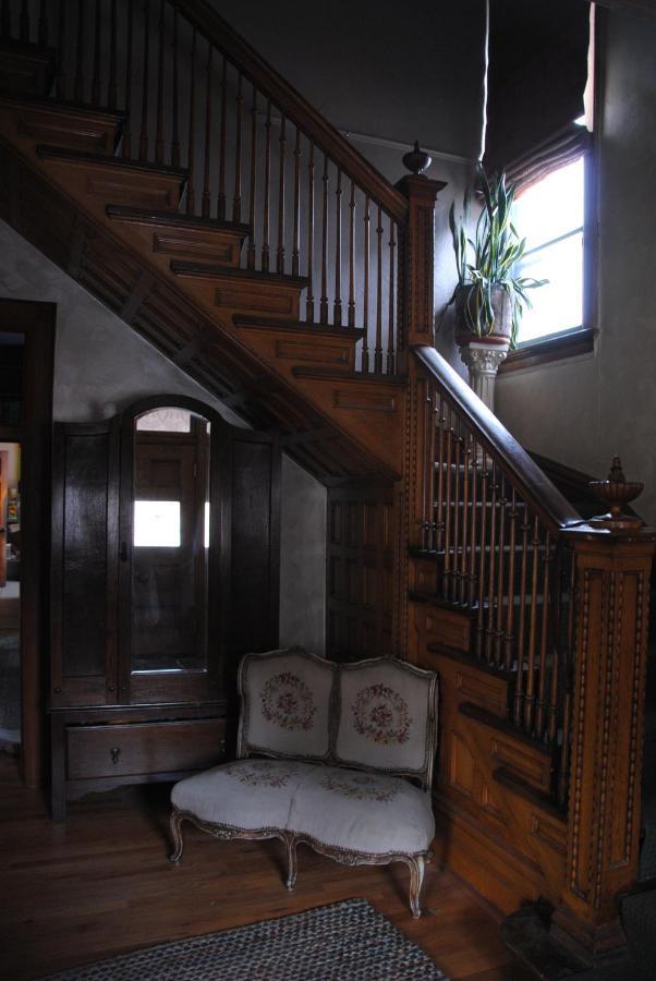 Off Broadway B & B DEN Exterior photo